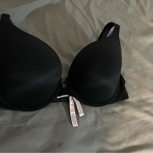 Victoria secret 34 D bra